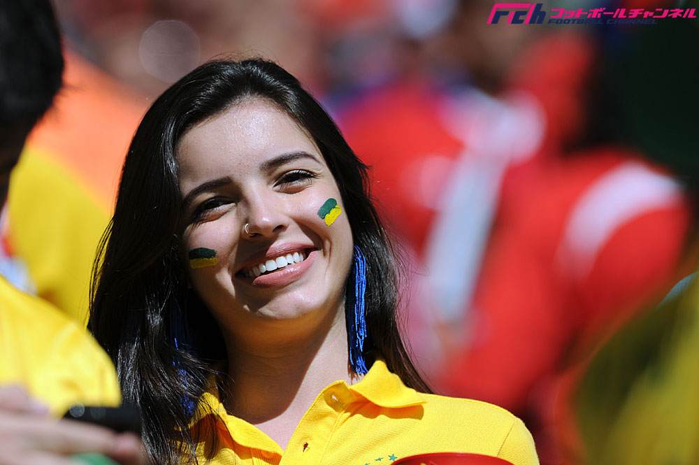 ベスト16 ブラジル代表vsチリ代表戦の美女サポーターたち フットボールチャンネル