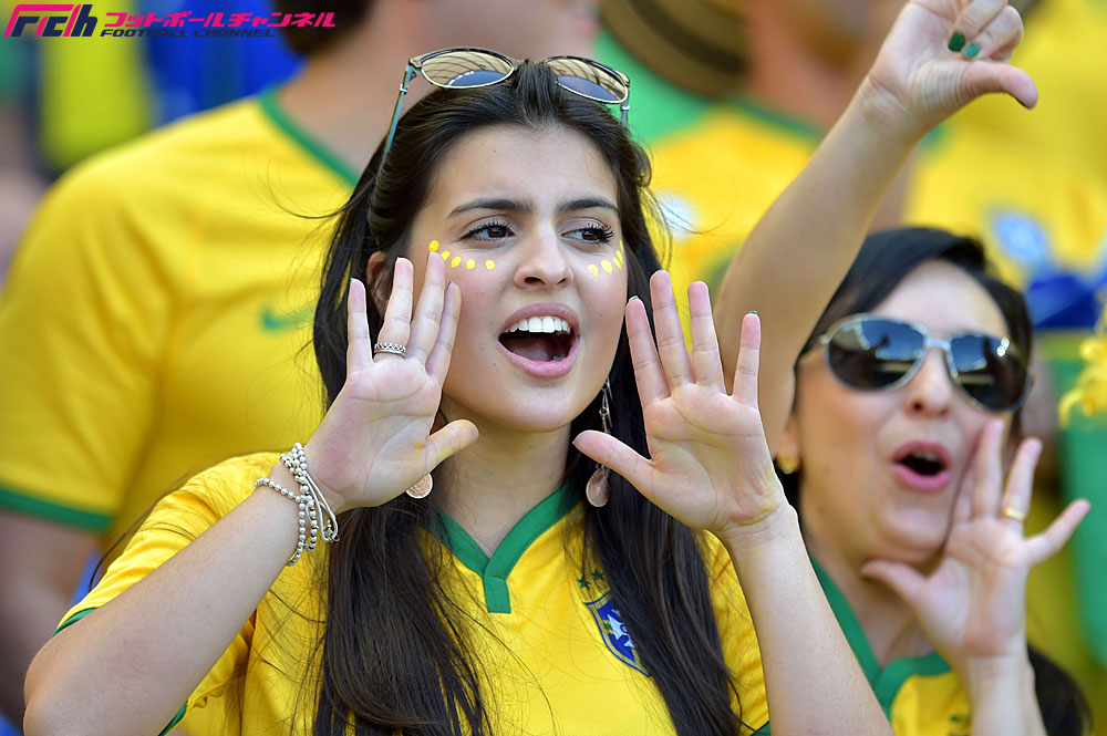 ベスト16 ブラジル代表vsチリ代表戦の美女サポーターたち フットボールチャンネル