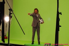 ラモス瑠偉が劇的にアップデートを遂げたリアルなサッカーゲームアプリ『サカつくシュート!』に登場!