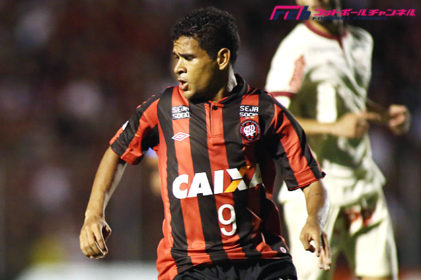 柏 元ブラジルl得点王のエデルソン獲得を発表 決定力を見せる フットボールチャンネル