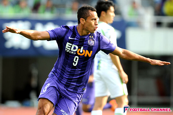広島fwドウグラス 11月度mvpに選出 大久保は年間最優秀ゴール賞の候補に フットボールチャンネル