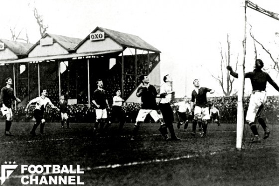 1905年のFAカップの様子。ゲランらがFIFAを発足させた当初、イングランドはFIFAに加盟していなかった
