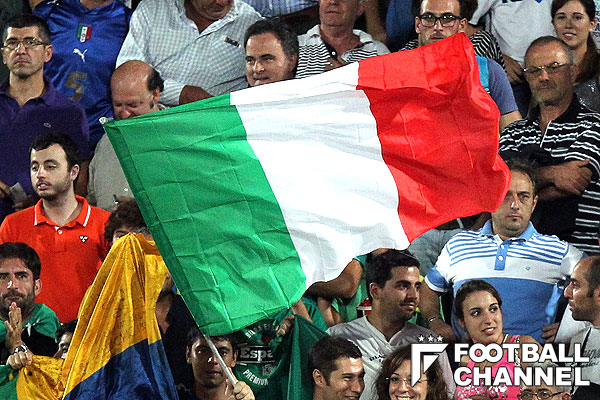 10歳の少年がオーバーヘッド失敗で死亡 イタリアで悲しい事故 フットボールチャンネル