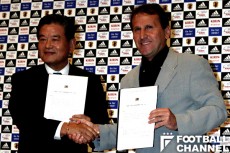 2002年ワールドカップ後、日本代表にジーコ監督が就任した