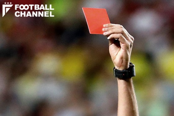 差別にレッドカード スペインで女性審判を侮辱した観客に退場処分 フットボールチャンネル