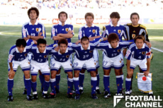 2000年のアジアカップでは、名波浩監督、服部年宏強化部長とともにプレーした中村俊輔