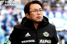 松本山雅FCの反町康治監督。高いインテンシティーのトレーニングを課しているという