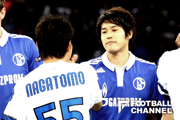 内田篤人と長友佑都がCLの舞台で激突。日本サッカー初の歴史的瞬間から10年【欧州CL】