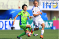 湘南ベルマーレの高橋直也とアルビレックス新潟の小見洋太