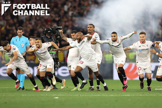 UEFAヨーロッパリーグ（EL）決勝のASローマ戦、PK戦での勝利に喜ぶセビージャ