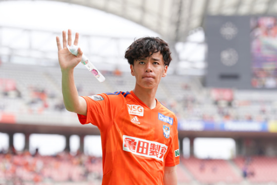 元アルビレックス新潟の伊藤涼太郎は、サッカー日本代表に選出された