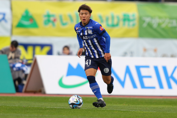 名古屋グランパスに所属する小野雅史