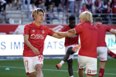 日本代表MF伊東純也と中村敬斗