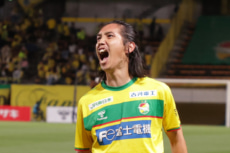 呉屋大翔