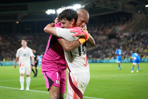 U-23サッカー日本代表MF佐藤恵允と小久保玲央ブライアン