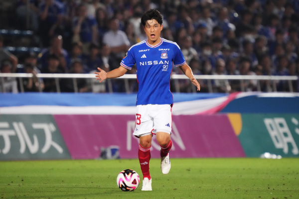 山根陸
