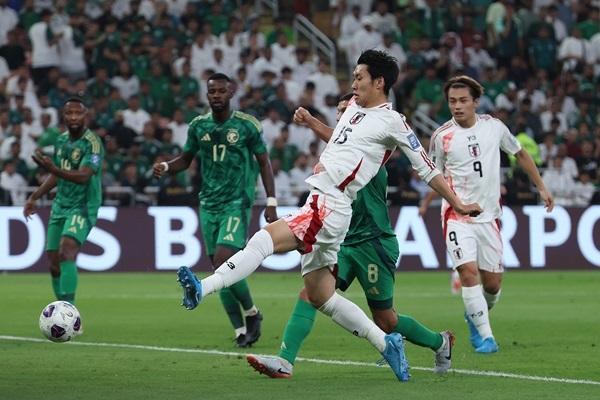 サッカー日本代表対サウジアラビア代表。得点を決めた鎌田大地