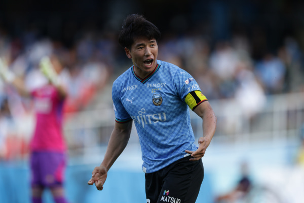 山田新