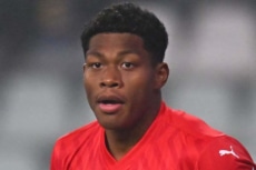 パルマに所属するサッカー日本代表GK鈴木彩艶