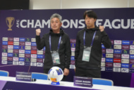 川崎フロンターレ長谷部茂利監督と佐々木旭
