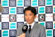 北海道コンサドーレ札幌　岩政大樹監督