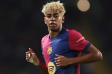 バルセロナに所属する17歳の天才FWラミン・ヤマル