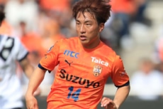 山原怜音