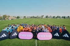 アディダス・JFA共同プロジェクト「HER TEAM」 2025年度募集開始 キービジュアル