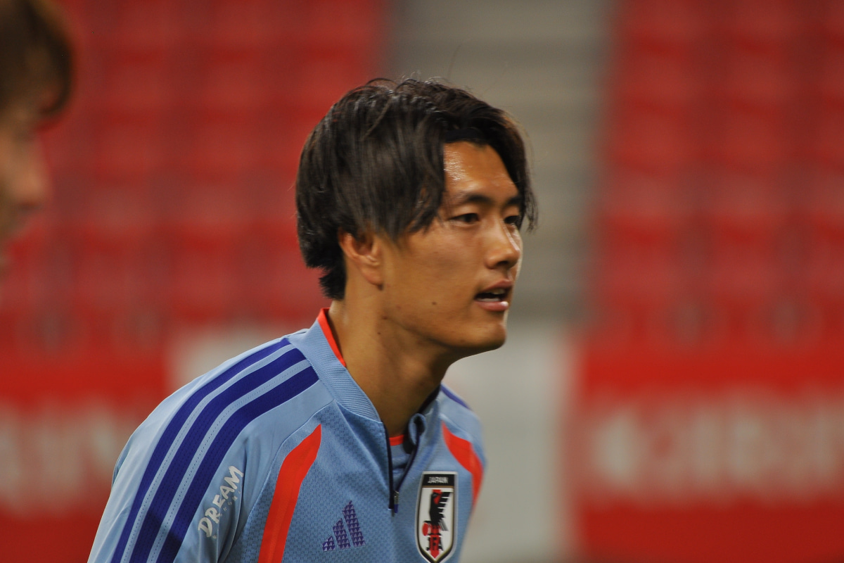 小川航基