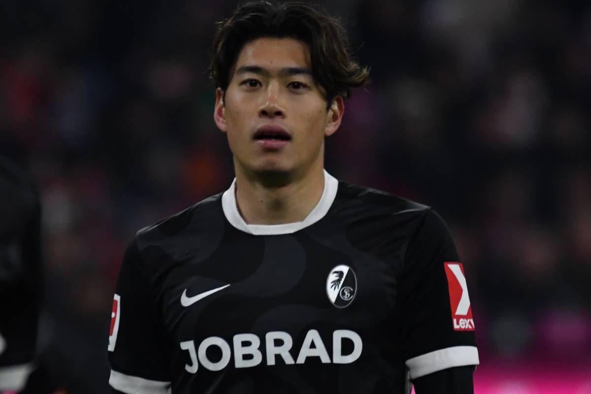 フライブルクMF鈴木唯人