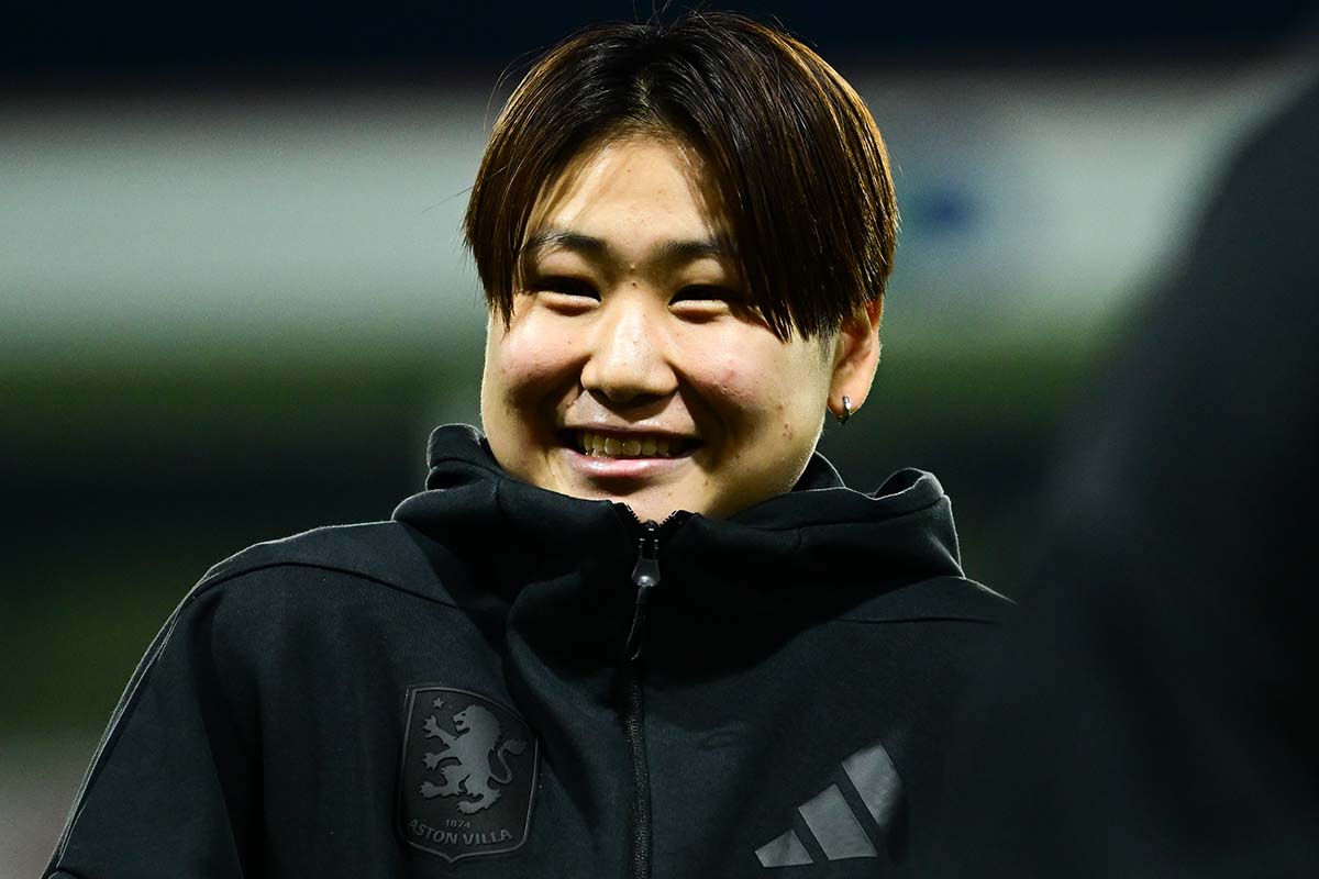 アストン・ヴィラWFCの土方麻椰