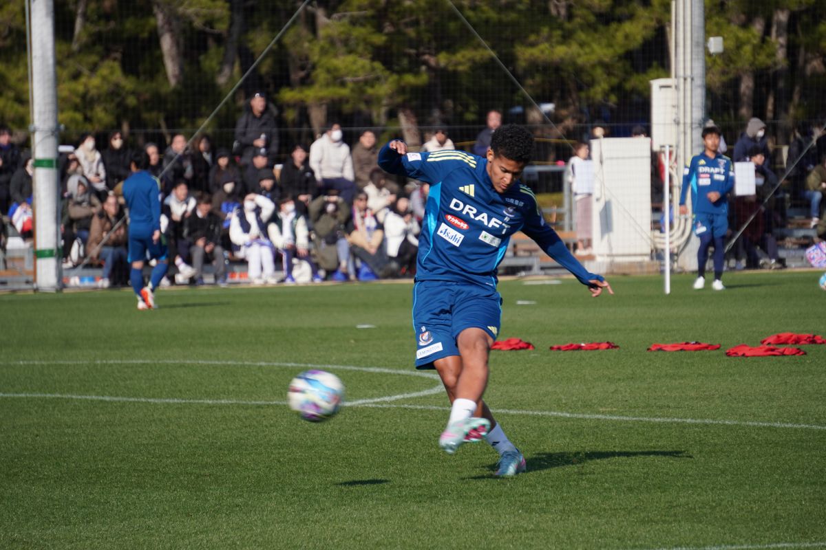 横浜F・マリノス テヴィス