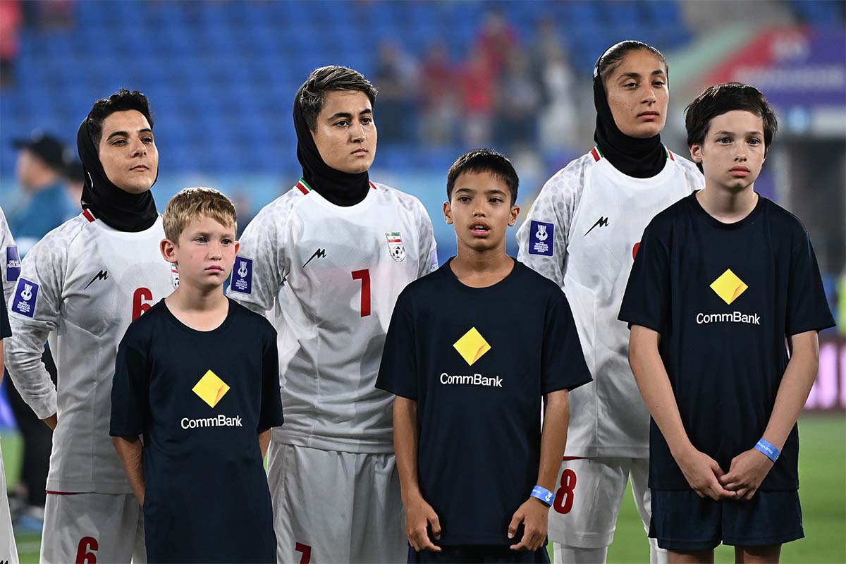 国歌斉唱を拒否したイラン女子代表