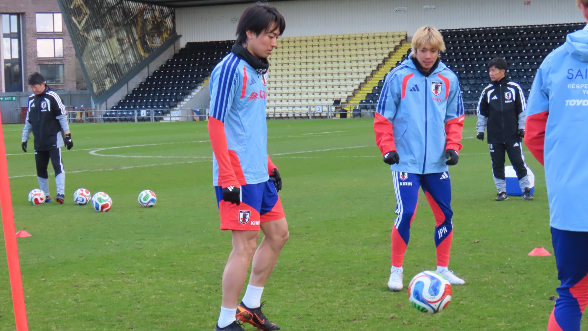 サッカー日本代表、中村敬斗、伊東純也