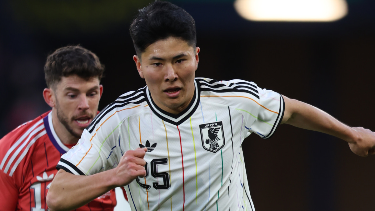 サッカー日本代表　鈴木淳之介