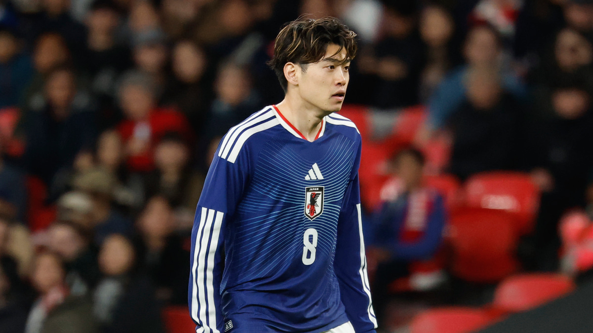 イングランド代表戦のサッカー日本代表 鈴木唯人