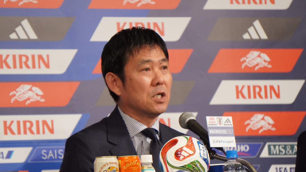 W杯メンバー発表会見で報道陣の質問に答えるサッカー日本代表 森保一監督