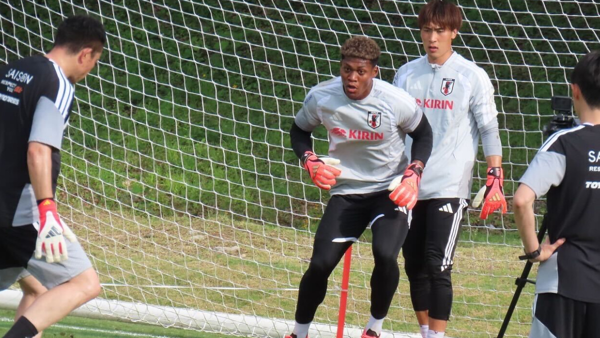 サッカー日本代表、鈴木彩艶