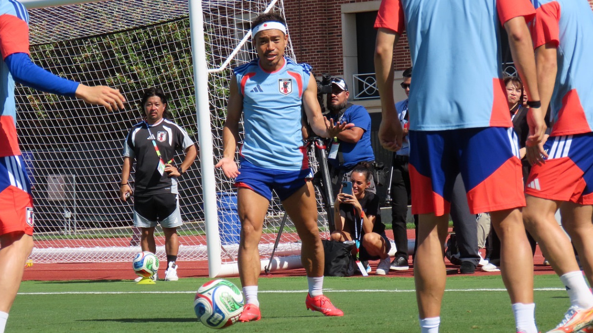サッカー日本代表、長友佑都