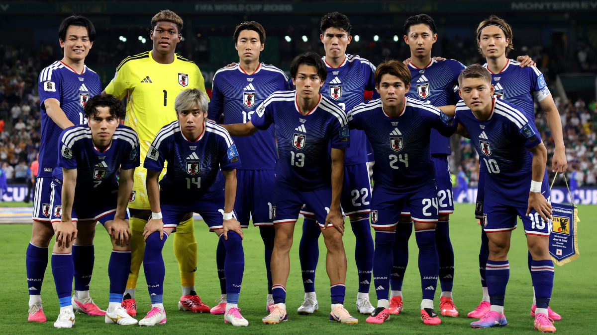 チュニジア代表戦のサッカー日本代表スターティングイレブン