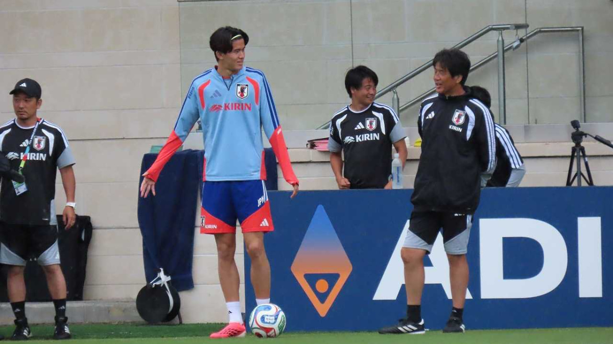 W杯初戦前調整 日本代表 後藤啓介と名波浩コーチ