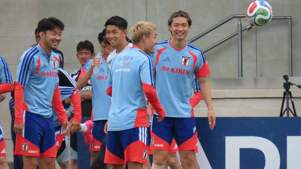 W杯初戦前調整 日本代表 南野拓実 菅原由勢