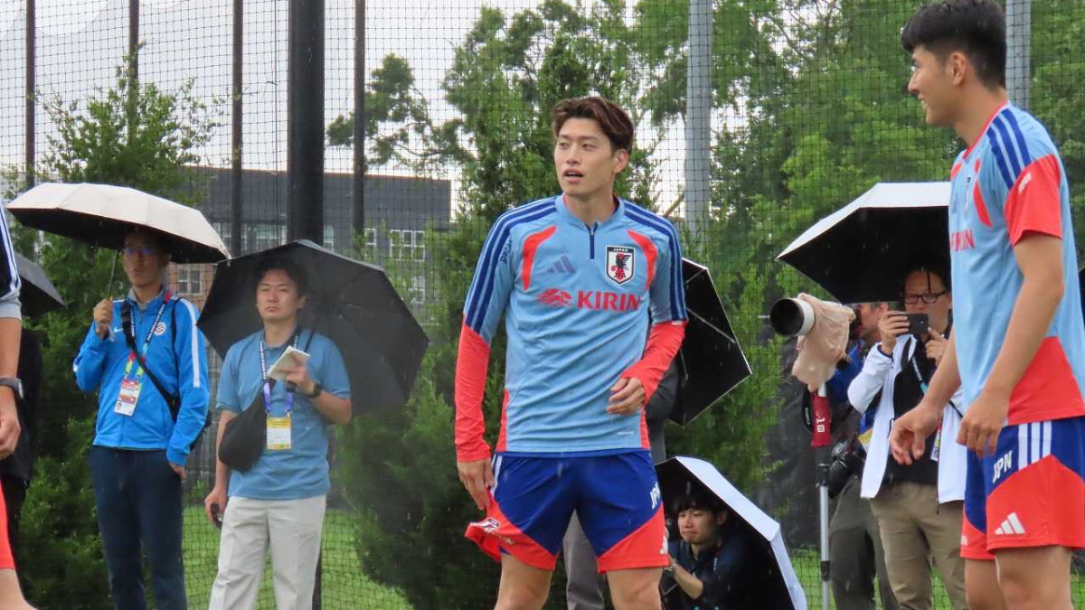 W杯初戦前調整 日本代表 鈴木唯人