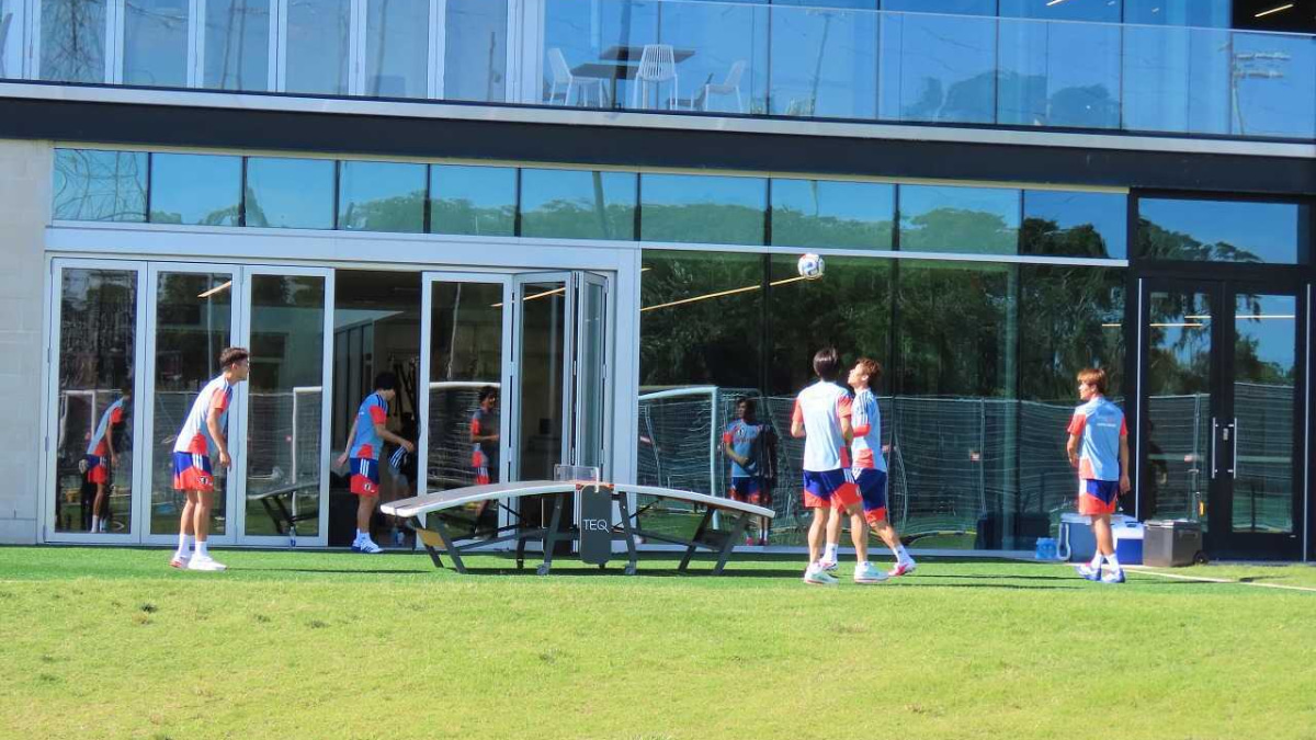 サッカー日本代表 オランダ戦翌日練習 テックボールでリカバリー