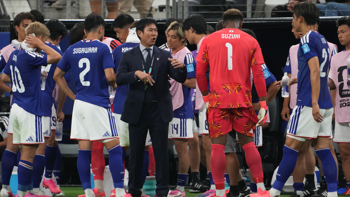 26年6月26日　北中米W杯　GS3戦目　vs　スウェーデン戦　日本代表の森保一監督