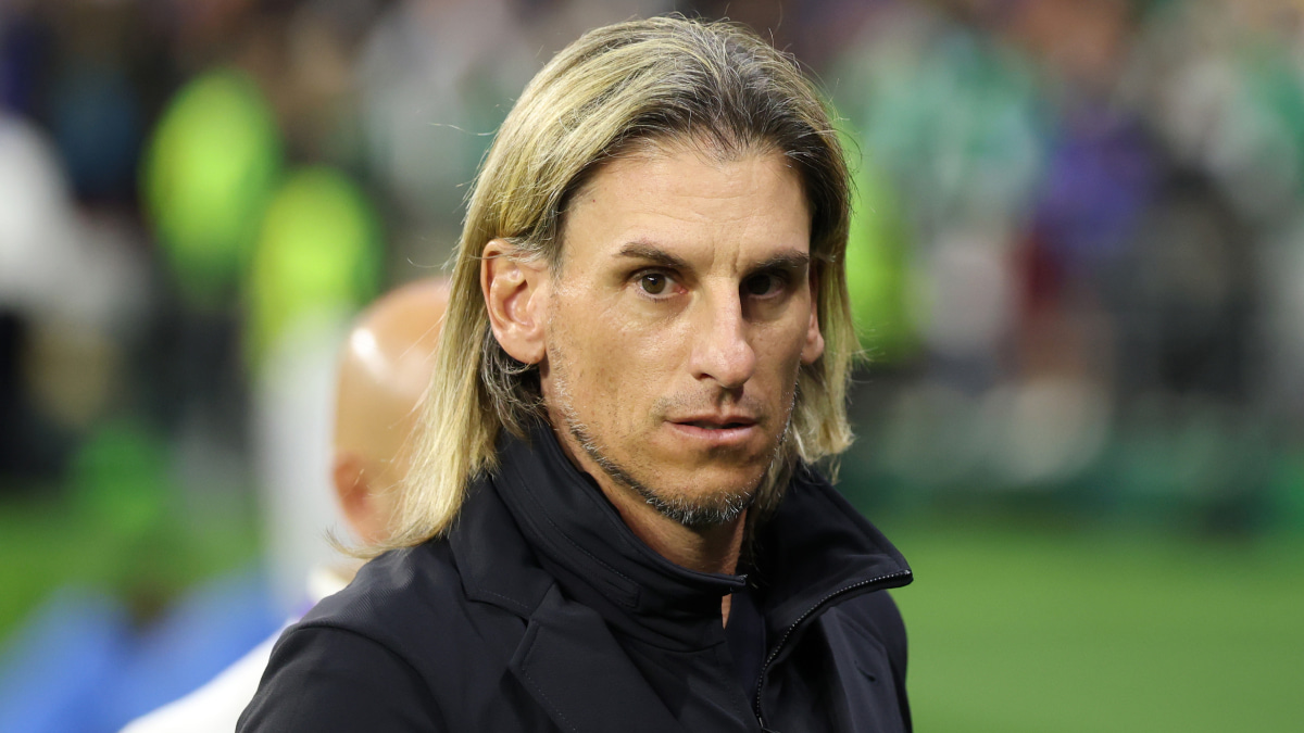 エクアドル代表ベッカセッセ監督が退任…南米予選2位の躍進もW杯は32強敗退「美しい財産を築いた」