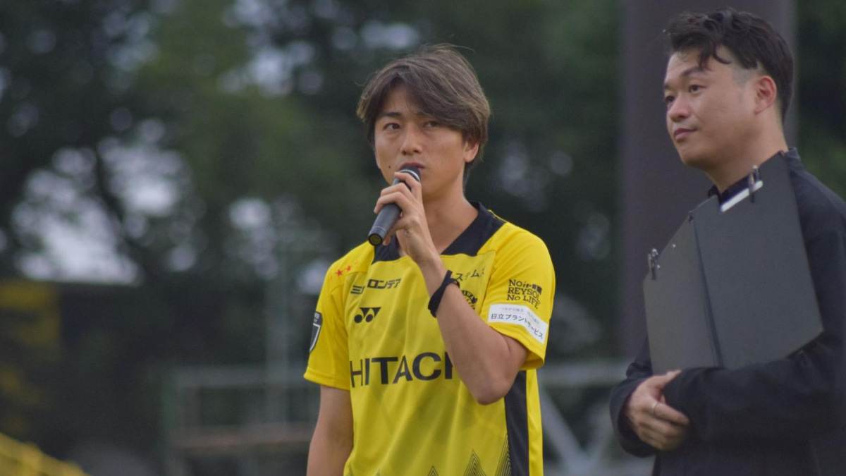 柏レイソル　26/27シーズン新体制発表会　小泉佳穂