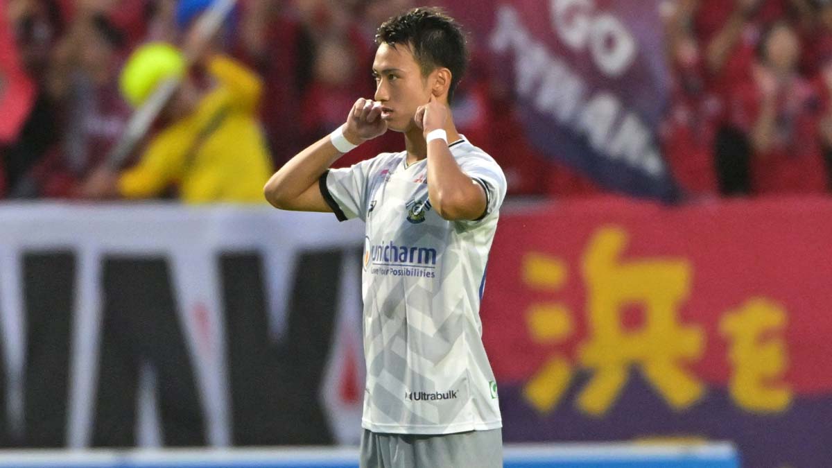 スペイン仕込みの技術！ FC今治のMF中井卓大が圧巻のテクニックで魅せる！ スタンドが沸いた最高のプレー