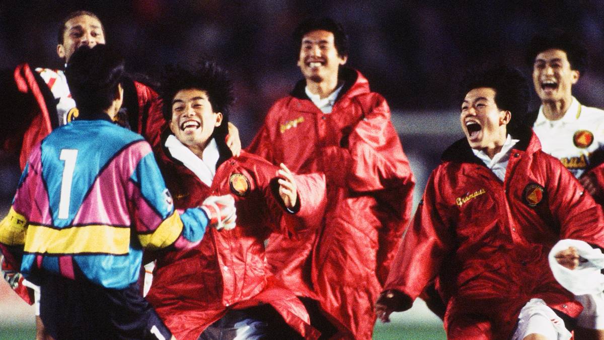 PK戦に勝利して喜ぶ名古屋の選手たち