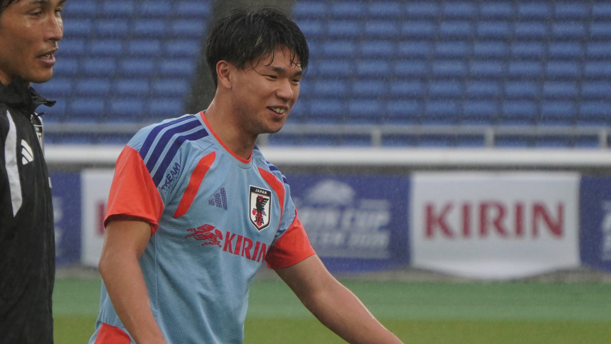 サッカー日本代表 塩貝健人